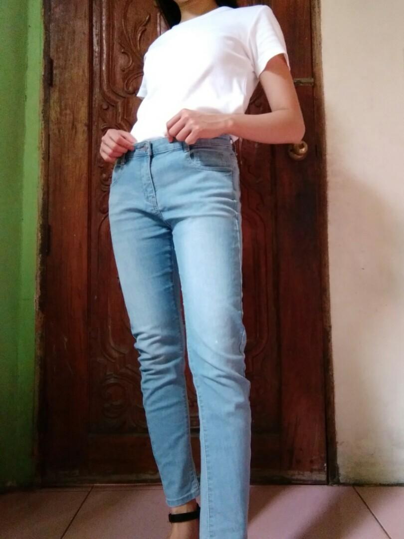 super skinny tapered jeans