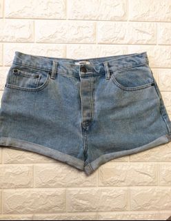 (Category: ) located in . Submitted by acloved (Listing ID 1023986401, Image 1). Description: .