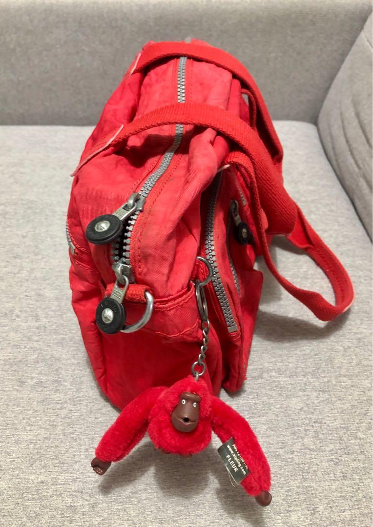 Kipling discount defea red