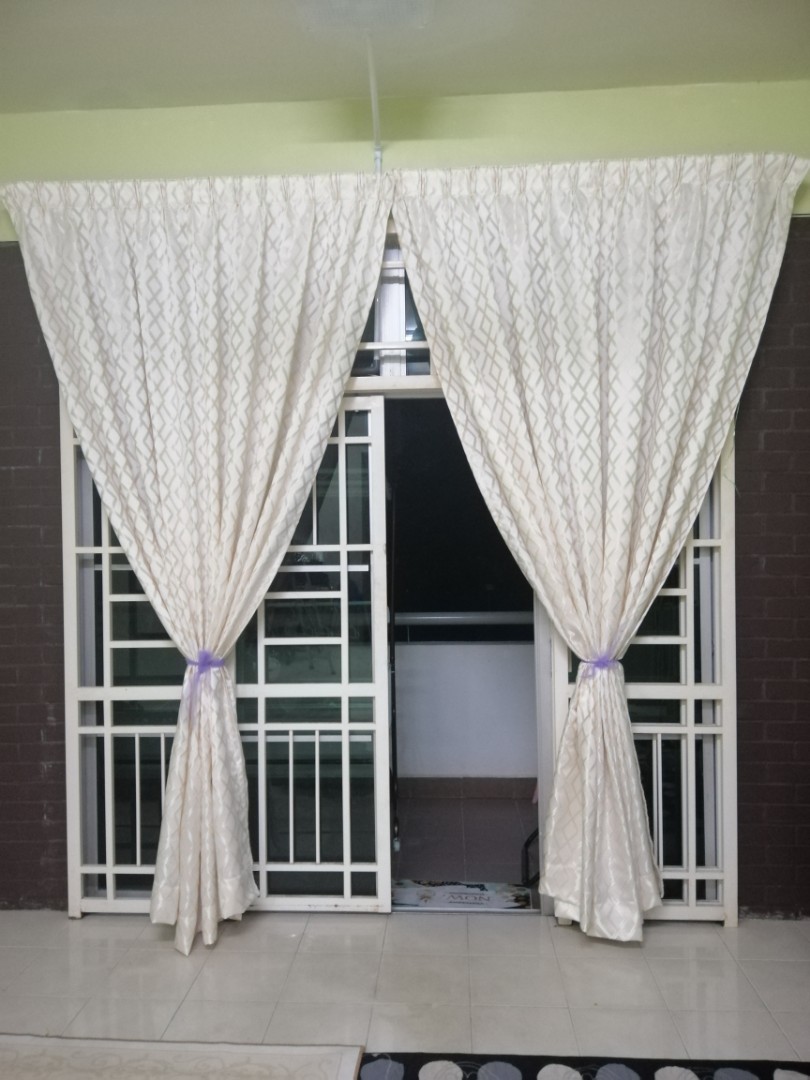 Langsir Size 275cm Lebar X 275cm Tinggi Home Furniture Home Decor On Carousell