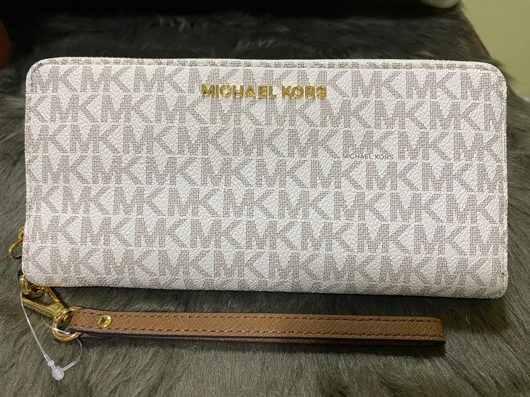 Michael Kors Jet Set Vanilla Wallet (Large), Women's Fashion, Bags & Wallets,  Wallets & Card holders on Carousell