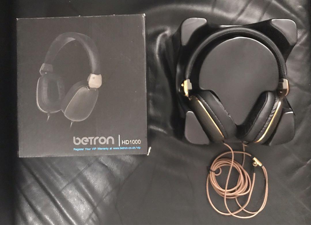 MRTSixthAvenue JG187 Betron HD1000 wired headphones Display set