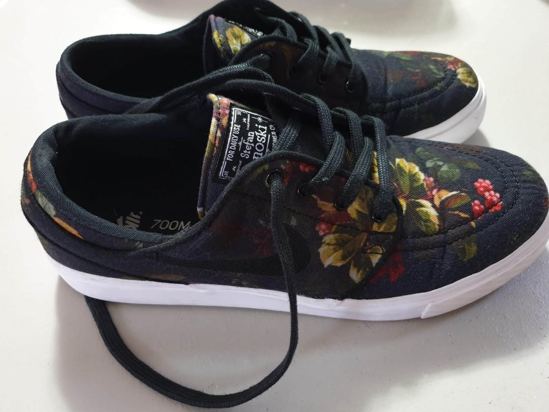 NIKE SB JANOSKI FLORAL CANVAS Men s Fashion Footwear Sneakers on Carousell