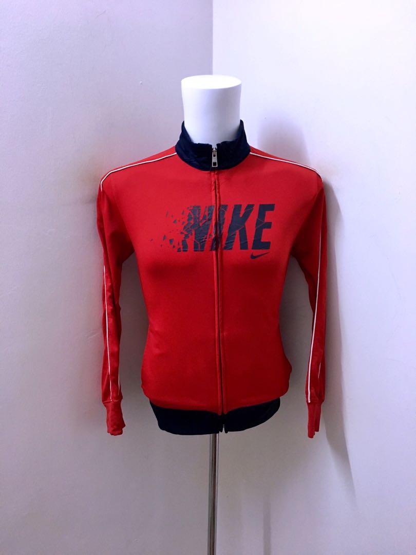 tracktop merah
