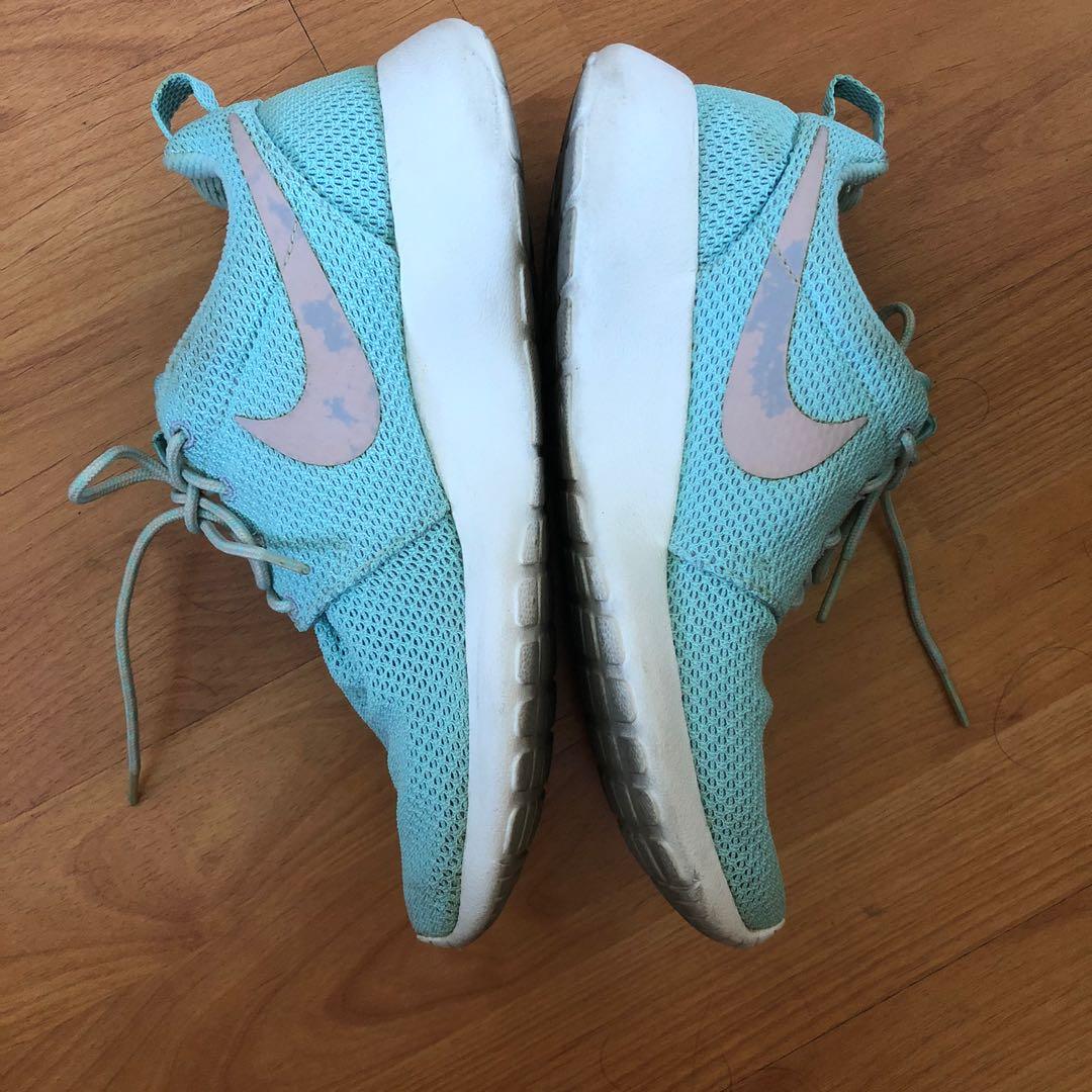 nike roshe light blue