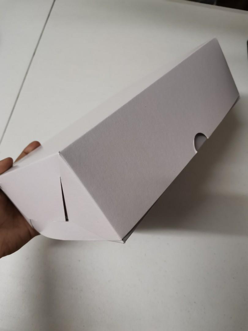 Pastry box packaging gift cake box white box corrugated box (Category: Storage Boxes & Baskets) located in Quezon City. Submitted by fatanyasora (Listing ID 1024017273, Image 1). Description: 88pcs available Great for gift wrapping or product packaging. 10x7.25x3 inches size as shown on picture Brand new Payment method: BPI / BDO / GCash / Paymaya COD available c/o buyer Delivery (c/o buyer): - Grab or Lalamove or Angkas Pick up location: Cubao, 