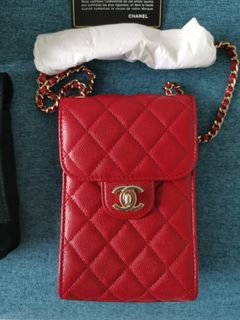 (Category: ) located in . Submitted by clearmywardrobe17 (Listing ID 1023974928, Image 1). Description: .