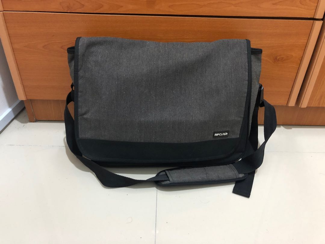 Rip curl messenger best sale bag