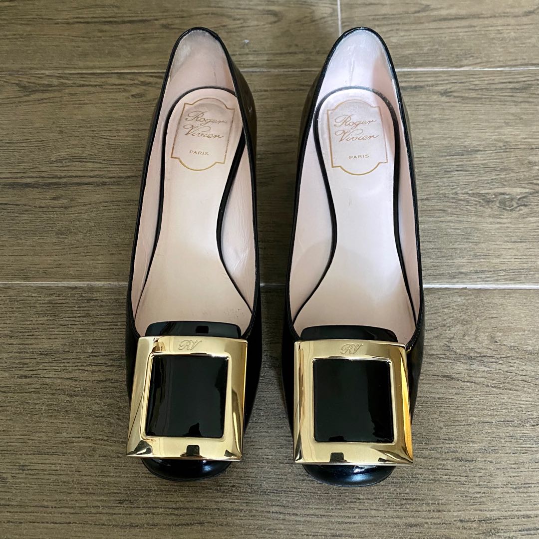 Roger Vivier Tr s Vivier Metal Buckle Pumps