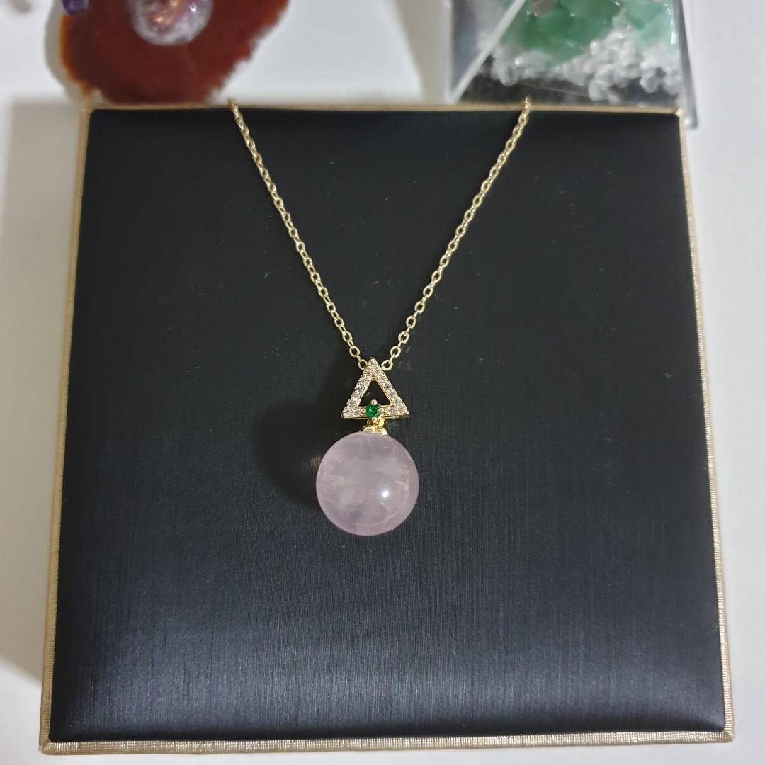 rose quartz necklace benefits
