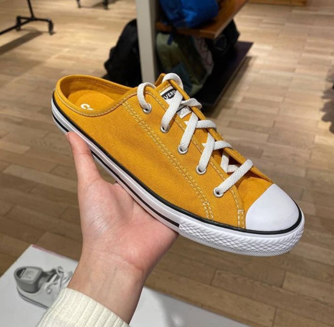 Sandal sepatu Converse original Fesyen Wanita Sepatu di Carousell
