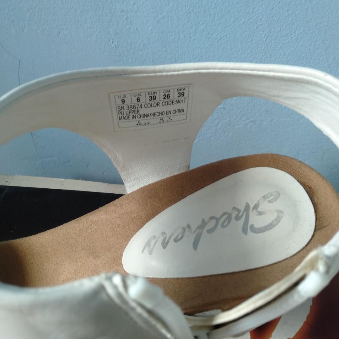 Skechers cali uk.39 Fesyen Wanita Sepatu di Carousell