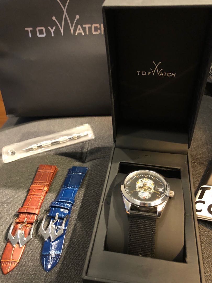 TOY WATCH Skull, Mens Fashion, Watches & Accessories, Watches on Carousell