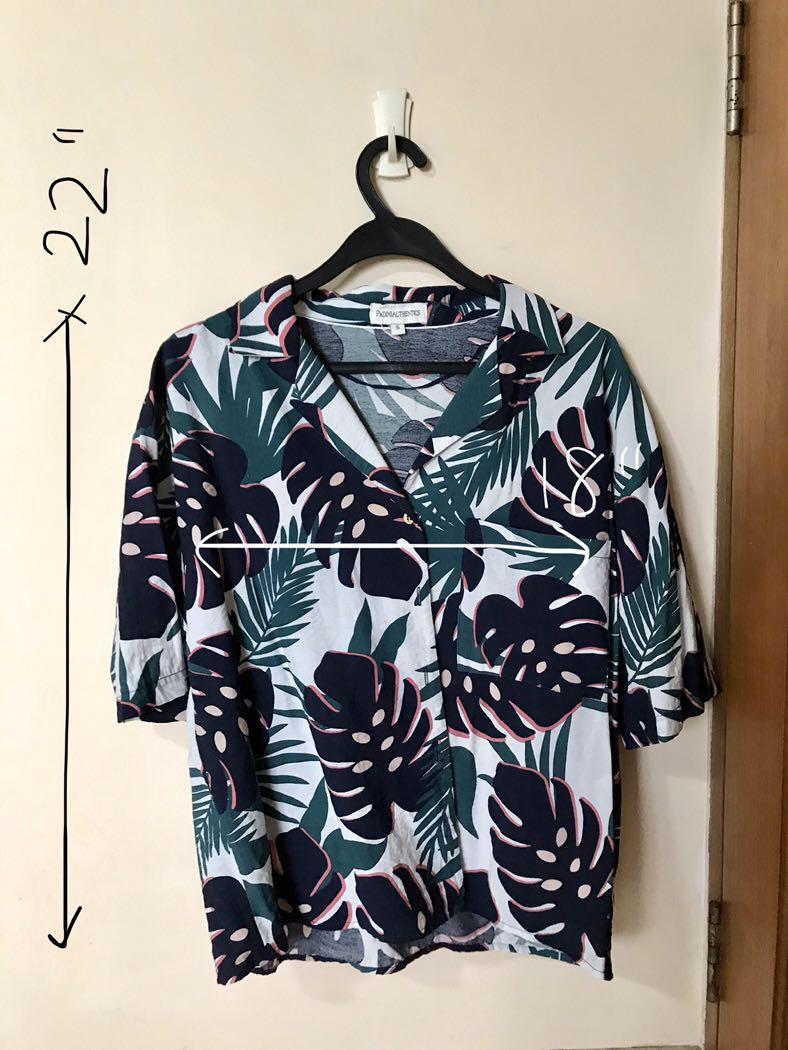 Tropical Top (Category: Blouses) located in Singapore. Submitted by kotowew (Listing ID 1024037584, Image 1). Description: Thin material Good for beach days .