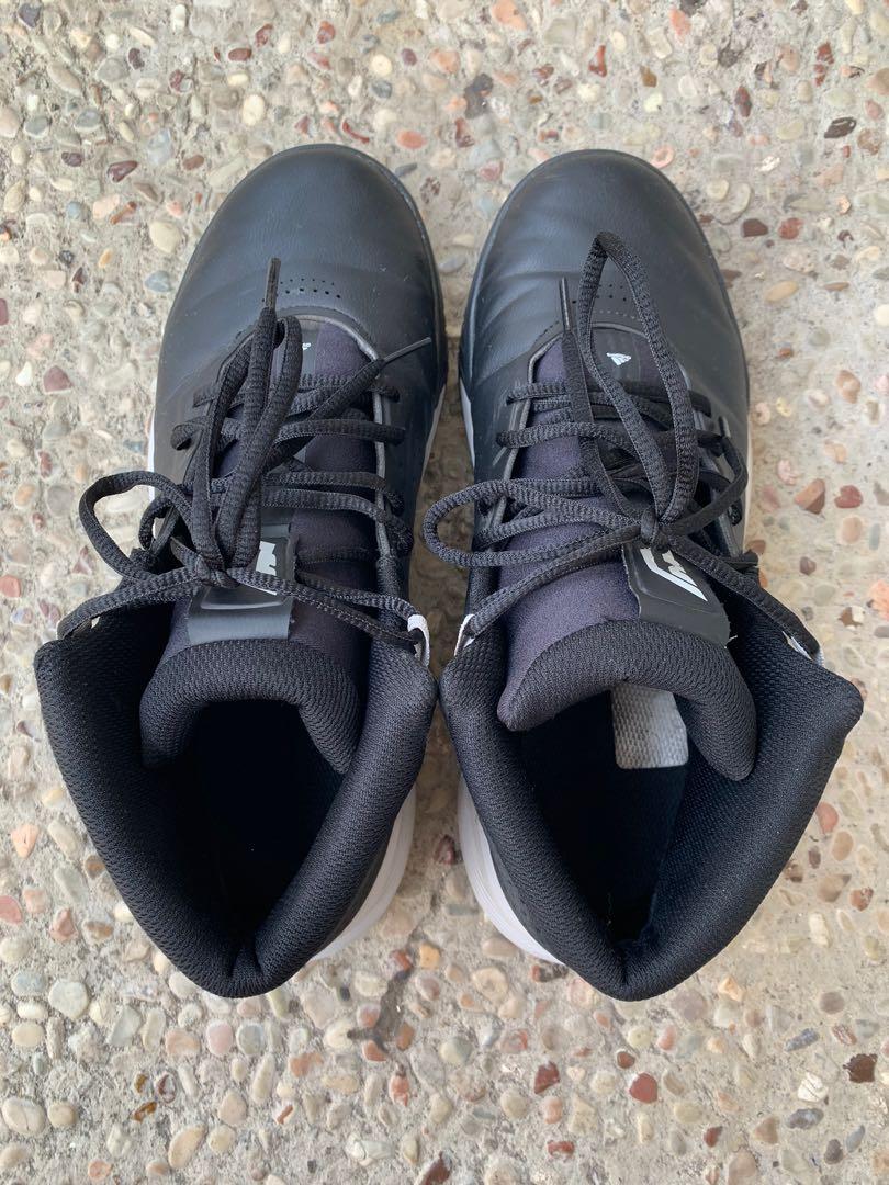 damian lillard brookfield shoes