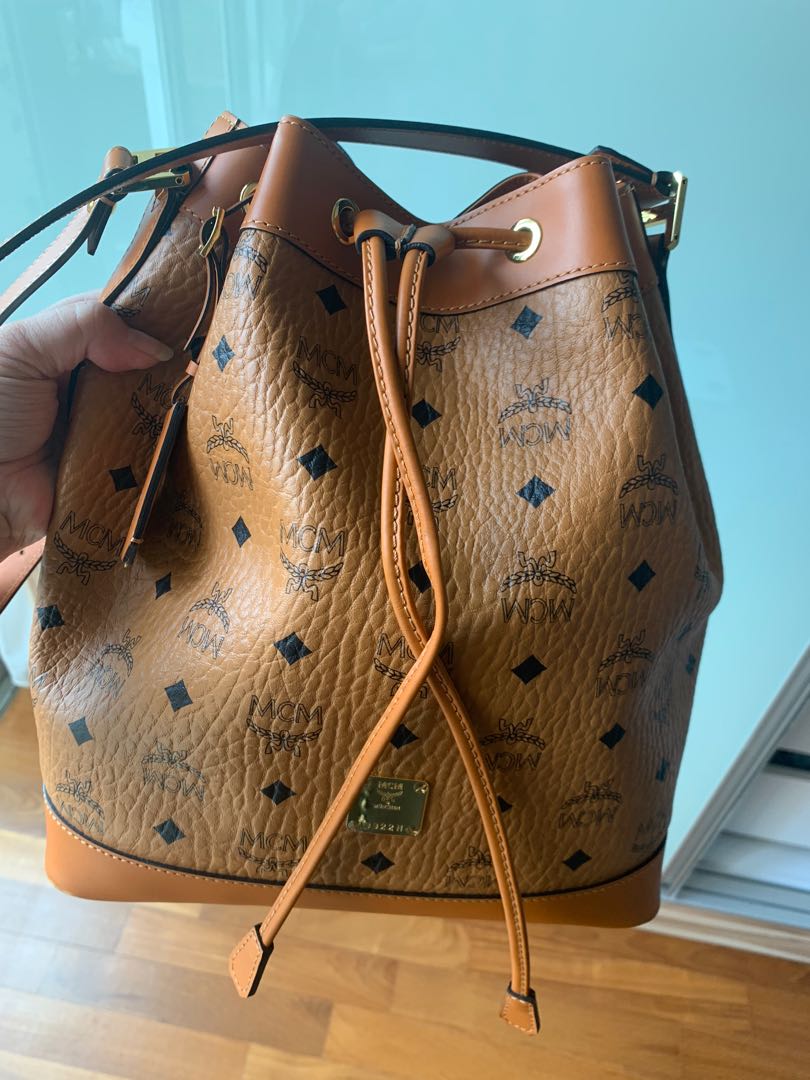 Mcm bucket top bag price
