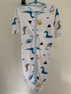 (Category: ) located in . Submitted by ask.mafwardrobe (Listing ID 1024345445, Image 1). Description: .