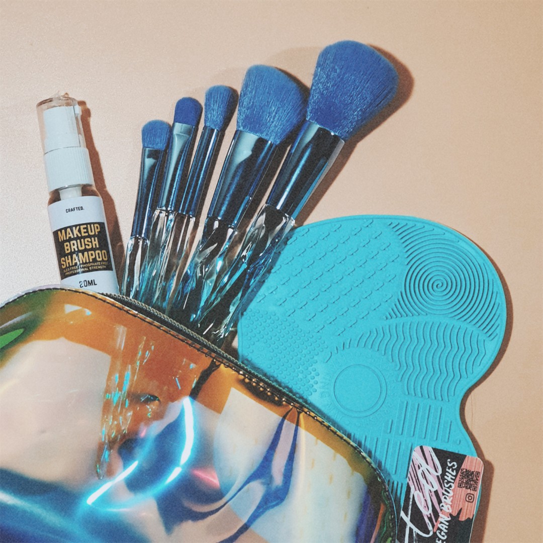 blue makeup brushes