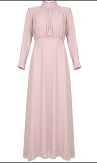 (Category: ) located in . Submitted by seemywardrobe (Listing ID 1024178288, Image 1). Description: .