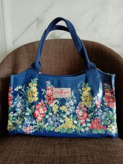 Ted Baker tote bag (Large), Luxury, Bags & Wallets on Carousell Ted Baker tote bag (Large), Luxury, Bags & Wallets on Carousell