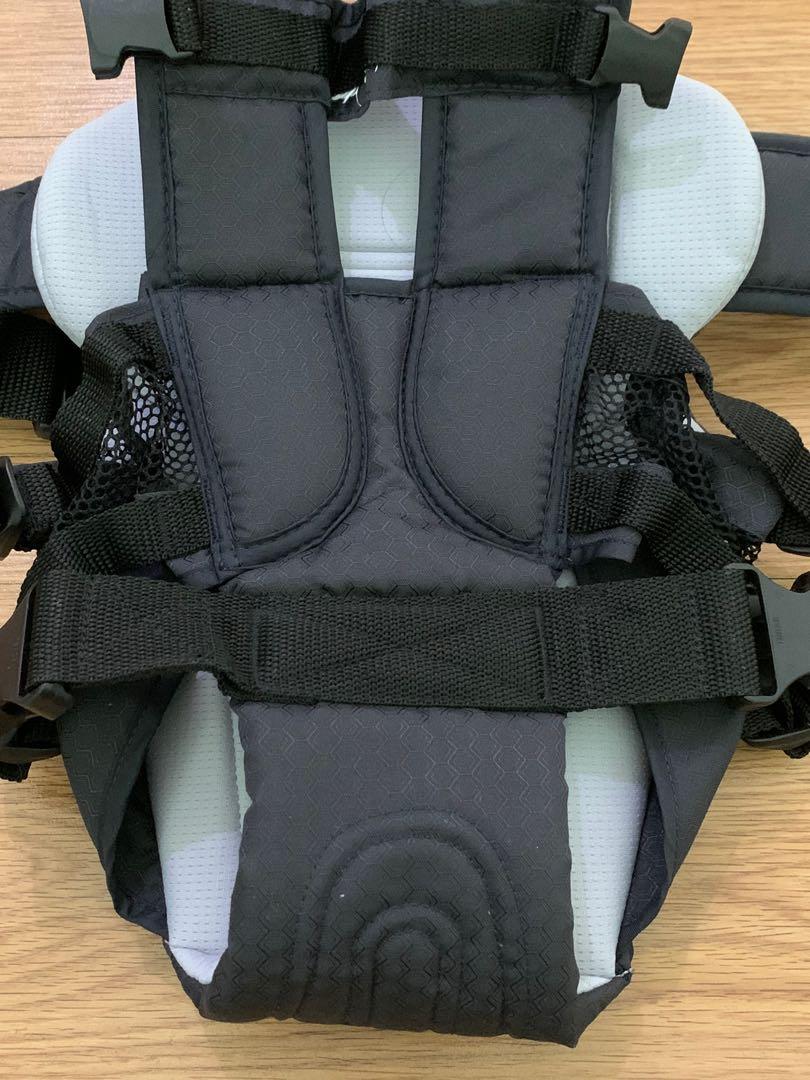 Chicco Ultrasoft Infant Carrier (Category: Carriers & Slings) located in Mandaluyong City. Submitted by caspercuerdo (Listing ID 1024241533, Image 2). Description: Hello! Selling my baby’s preloved carrier. Used only a few times then stored. Almost new 😊.