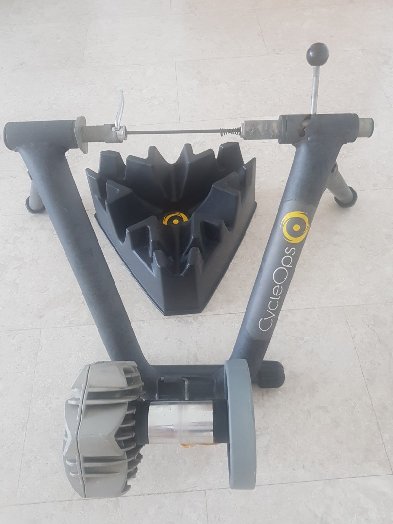 Cycleops Fluid 2 + Riser Block + Skewer, Sports Equipment, Bicycles ...