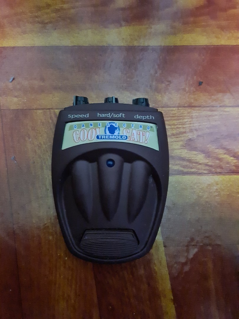 Danelectro cool outlet cat tremolo