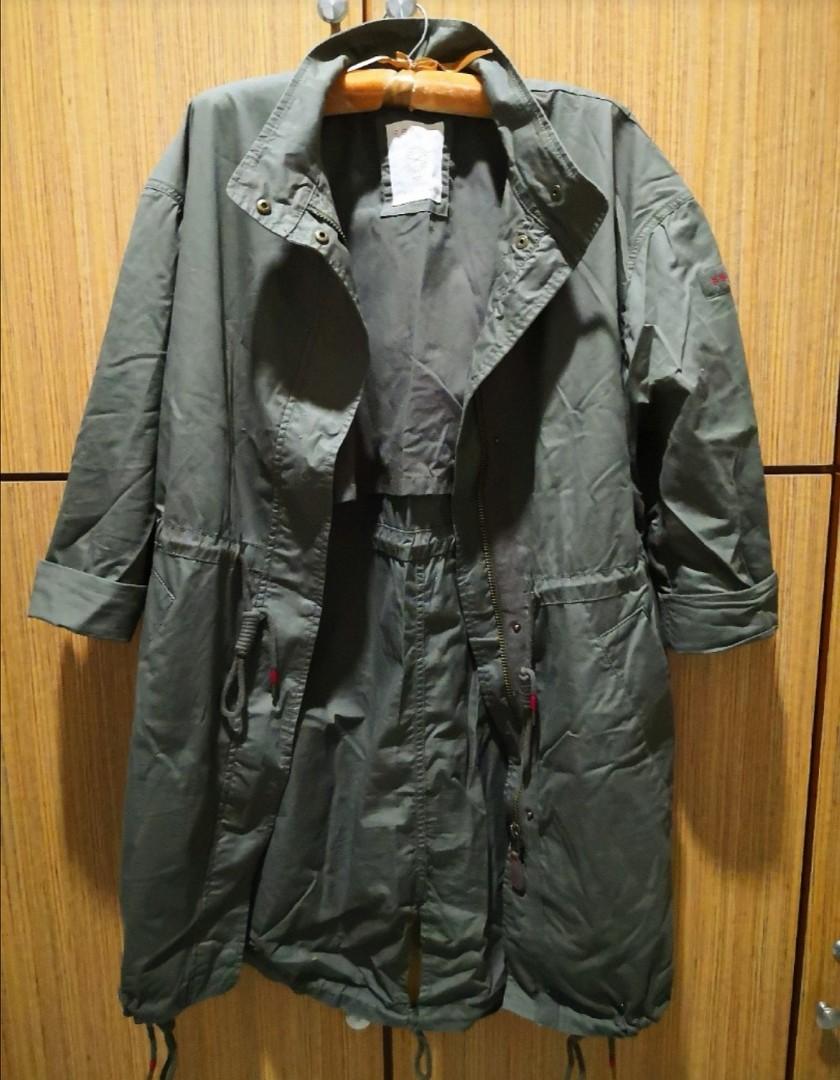 ESPRIT JACKET (Category: Coats, Jackets and Outerwear) located in Miri. Submitted by erra_66 (Listing ID 1024320608, Image 1). Description: ESPRIT JACKET FOR LET GO RM50 INCLUDE POSTAGE,,,, CONDITION 9/10,,,FOR MORE DETAILS PM ME....