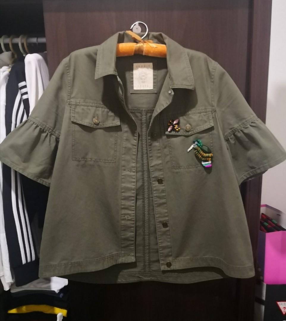 ESPRIT JACKET (Category: Coats, Jackets and Outerwear) located in Miri. Submitted by erra_66 (Listing ID 1024320608, Image 3). Description: ESPRIT JACKET FOR LET GO RM50 INCLUDE POSTAGE,,,, CONDITION 9/10,,,FOR MORE DETAILS PM ME....