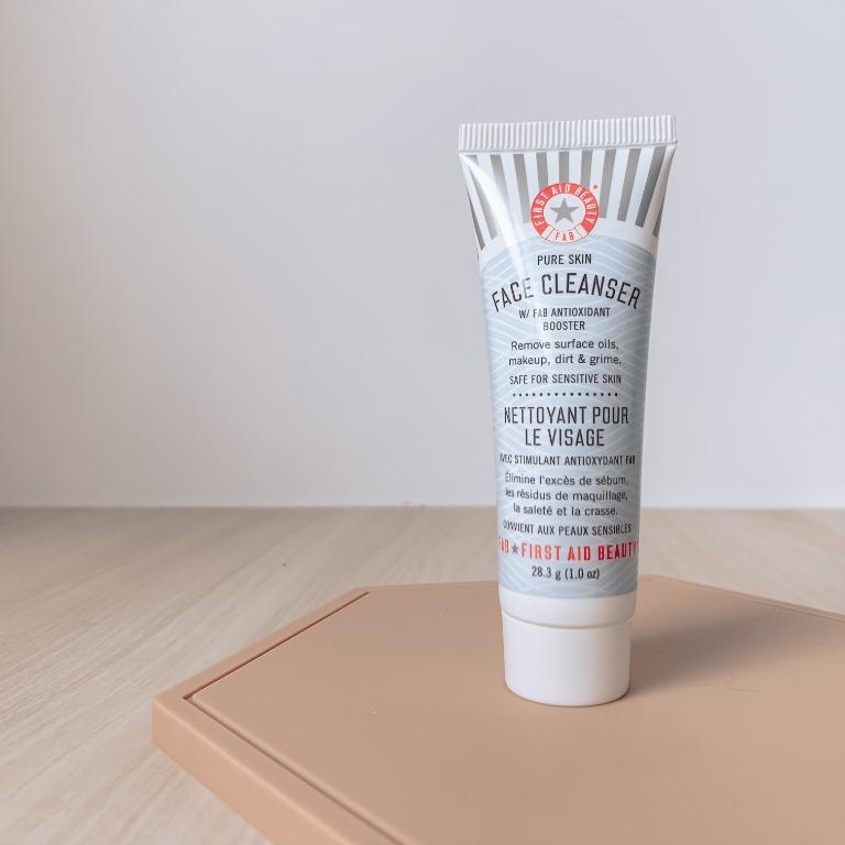 First Aid Beauty Pure Skin Face Cleanser Sample Health Beauty Face Skin Care On Carousell