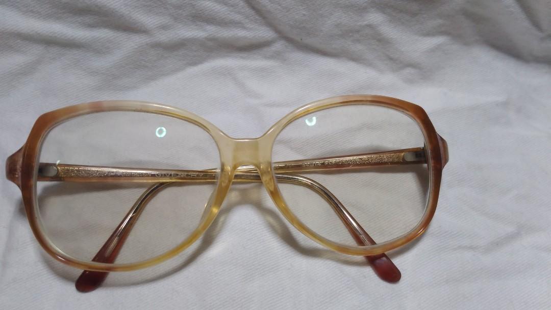 Givenchy Paris (Category: Sneakers & Footwear) located in Makati City. Submitted by farfallavendeta (Listing ID 1024343922, Image 2). Description: Authentic Givenchy Paris Eye glasses Graded Lens (can be replaced).