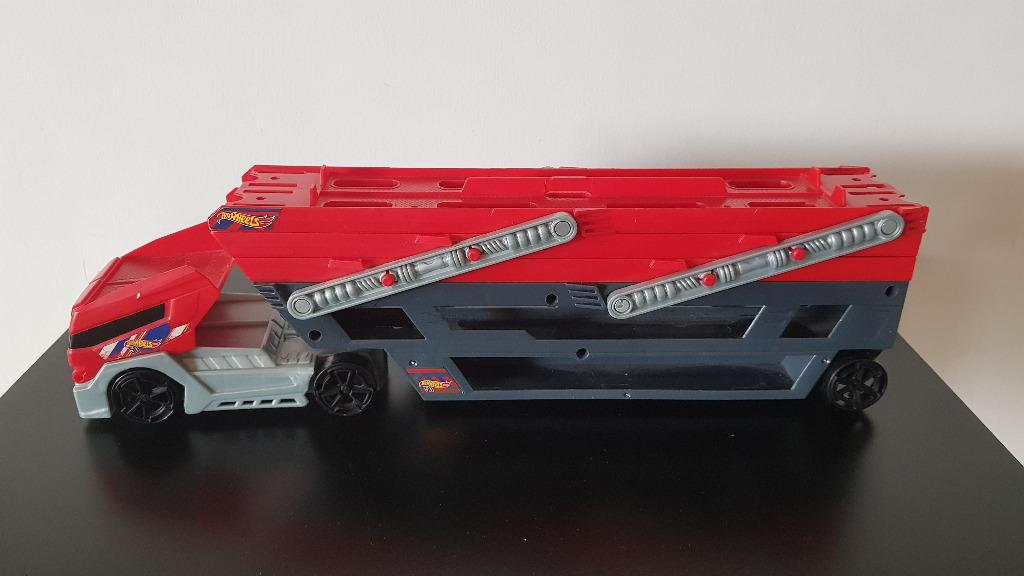 hot wheels mega hauler