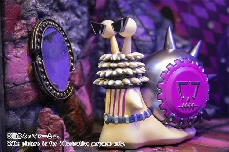 [IN-STOCK]ONE PIECE: TRANSPONDER SNAILS FIGURE STATUE, Hobbies & Toys