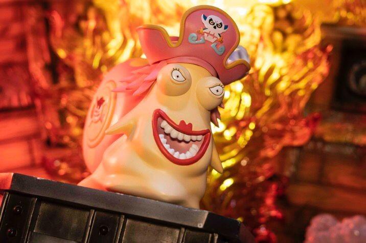 [IN-STOCK]ONE PIECE: TRANSPONDER SNAILS FIGURE STATUE, Hobbies & Toys