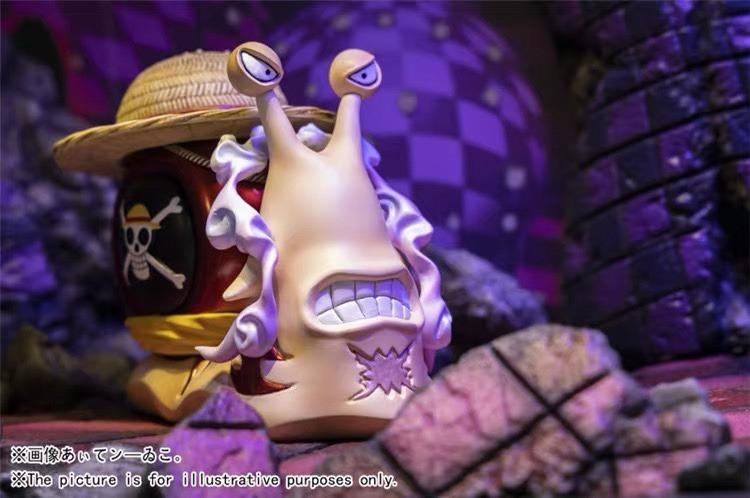 [IN-STOCK]ONE PIECE: TRANSPONDER SNAILS FIGURE STATUE, Hobbies & Toys