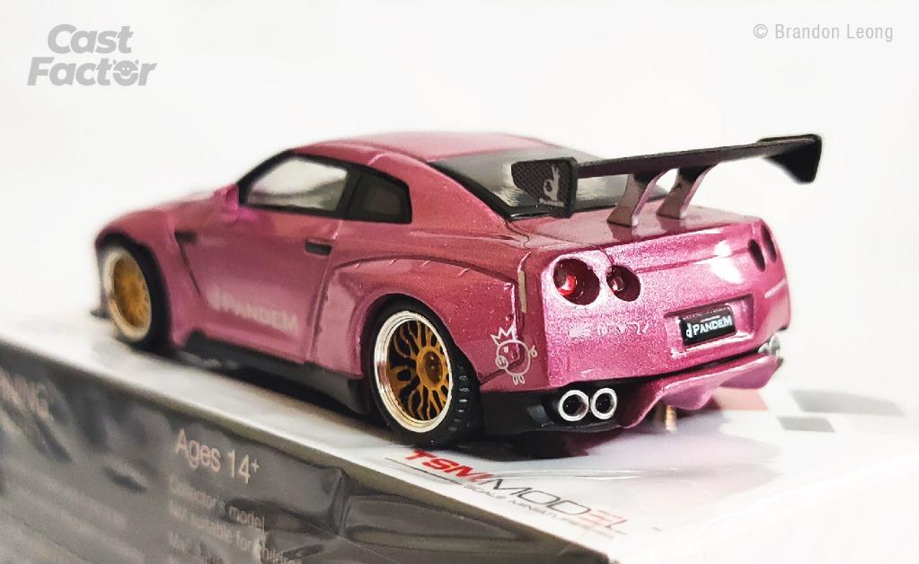 Mini GT #123 1:64 Pandem Nissan GT-R Passion Pink, Hobbies & Toys