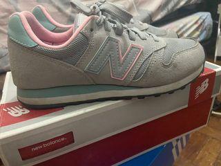 new balance 373 grey pink