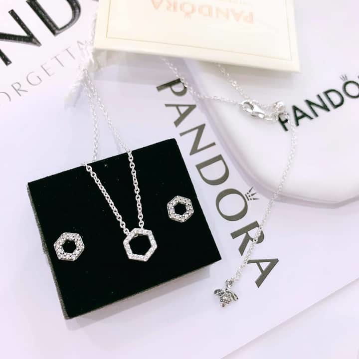 Pandora honeycomb hexagon necklace clearance