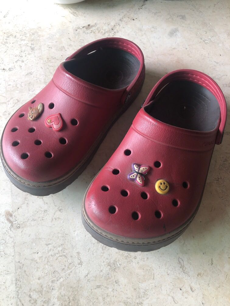 Real red crocs with 4 free jibitz 