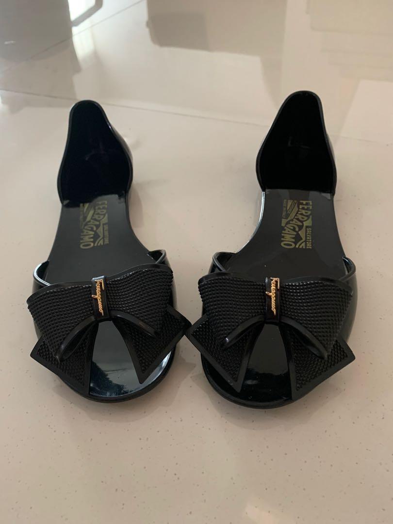harga salvatore ferragamo jelly shoes