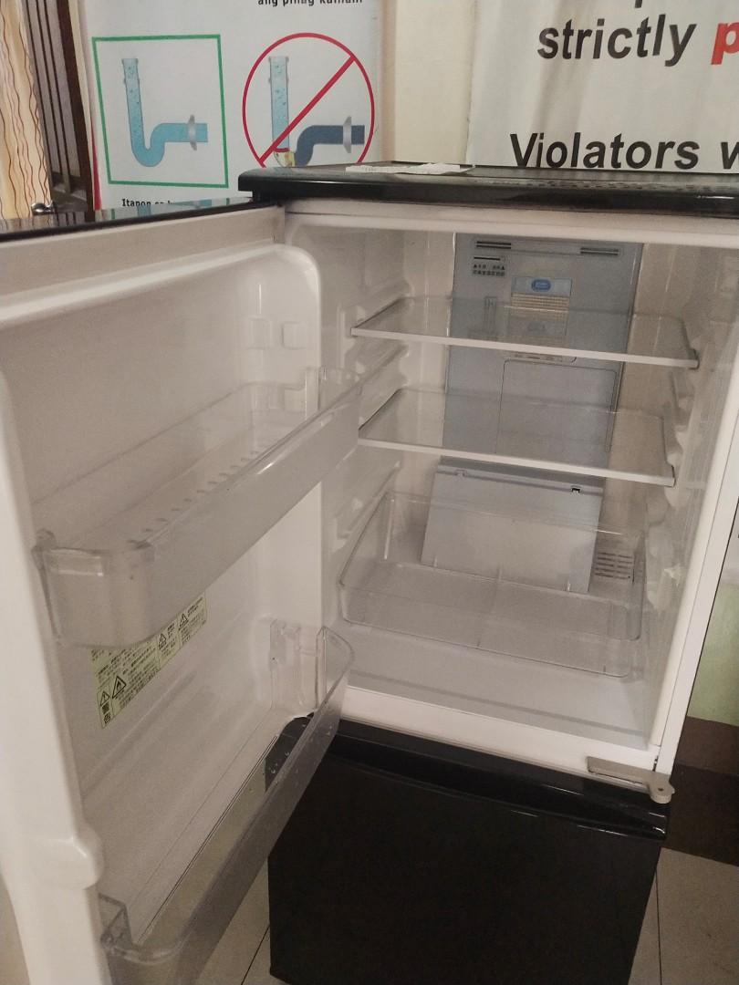 Sharp brand (Inverter and Non frost) (Category: Other Kitchen Appliances) located in Quezon City. Submitted by robiscollection (Listing ID 1024258249, Image 2). Description: .