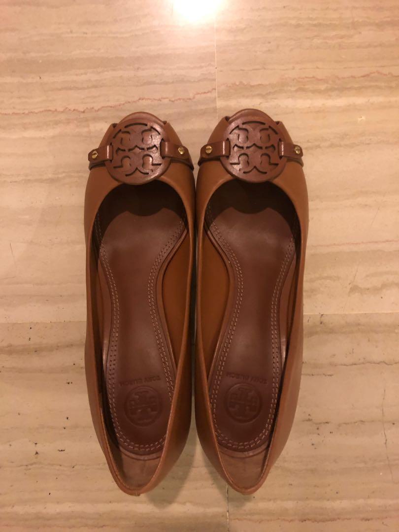 Tory Burch Wedge Brand New Uk 40 Us9 Women S Fashion Shoes Flats Sandals On Carousell