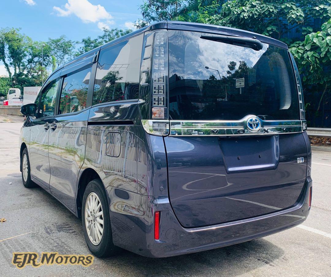 Toyota voxy hybrid 2018 Toyota voxy hybrid 2018