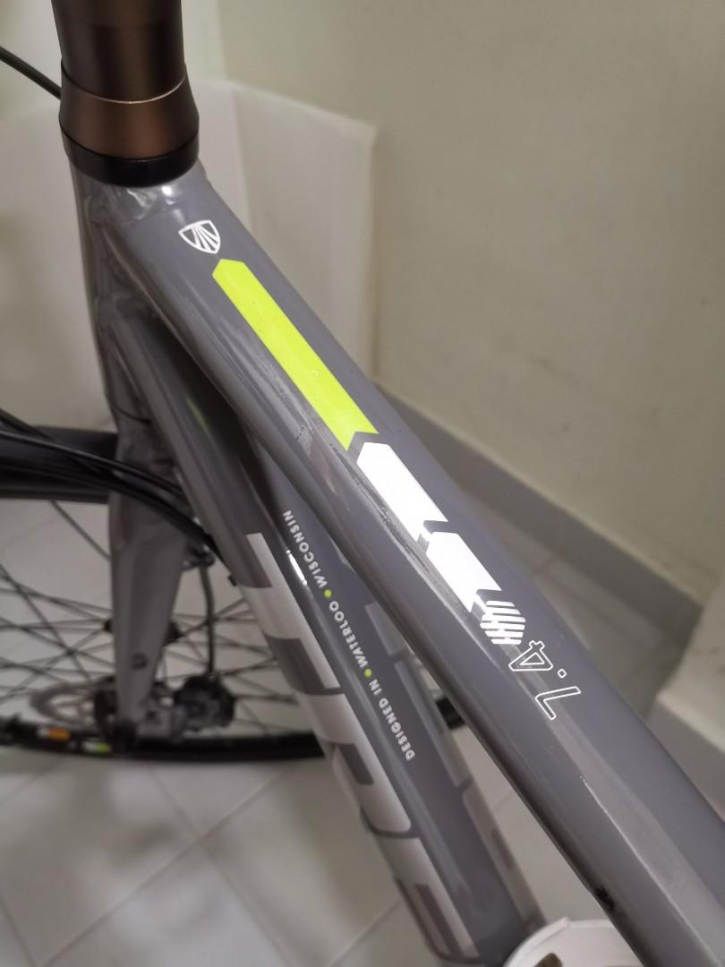 Trek fx store 7.4 disc