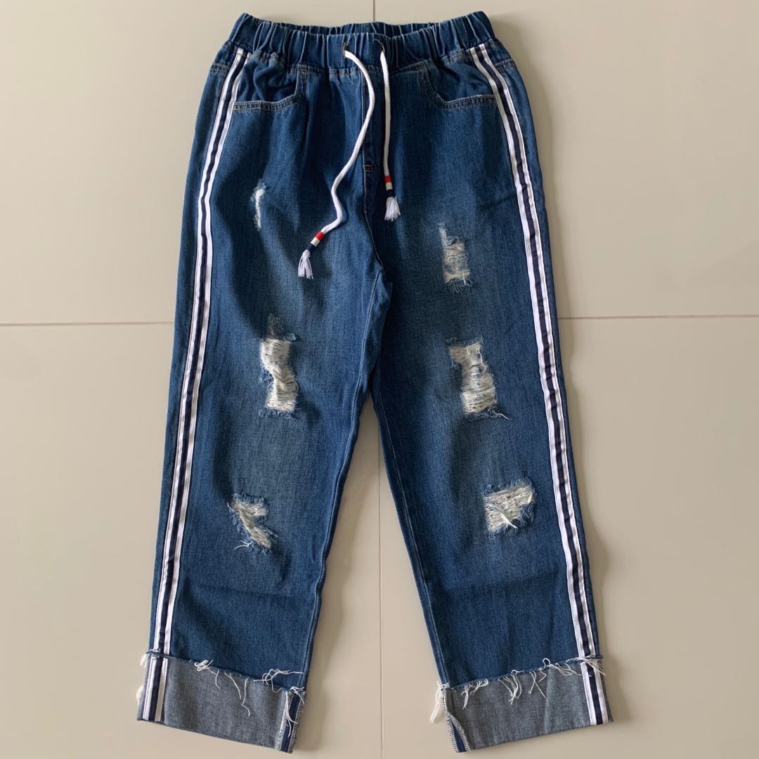 Yishion Jeans, Women's Fashion, Bottoms, Jeans & Leggings on Carousell