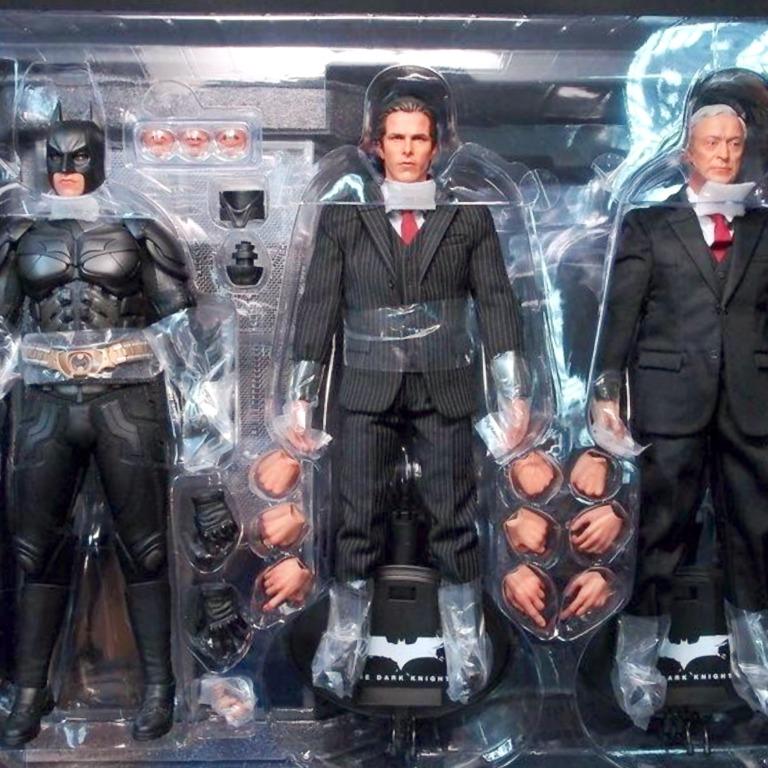 22++ Batman 16 scale figure information