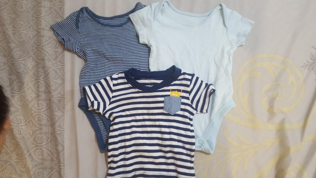 Baby clothes (Category: Babies & Kids Fashion) located in Cainta. Submitted by jgbags (Listing ID 1024520139, Image 1). Description: With signs of usage for onesies tshirt used 3 times only vguc fits 1-3 Months.