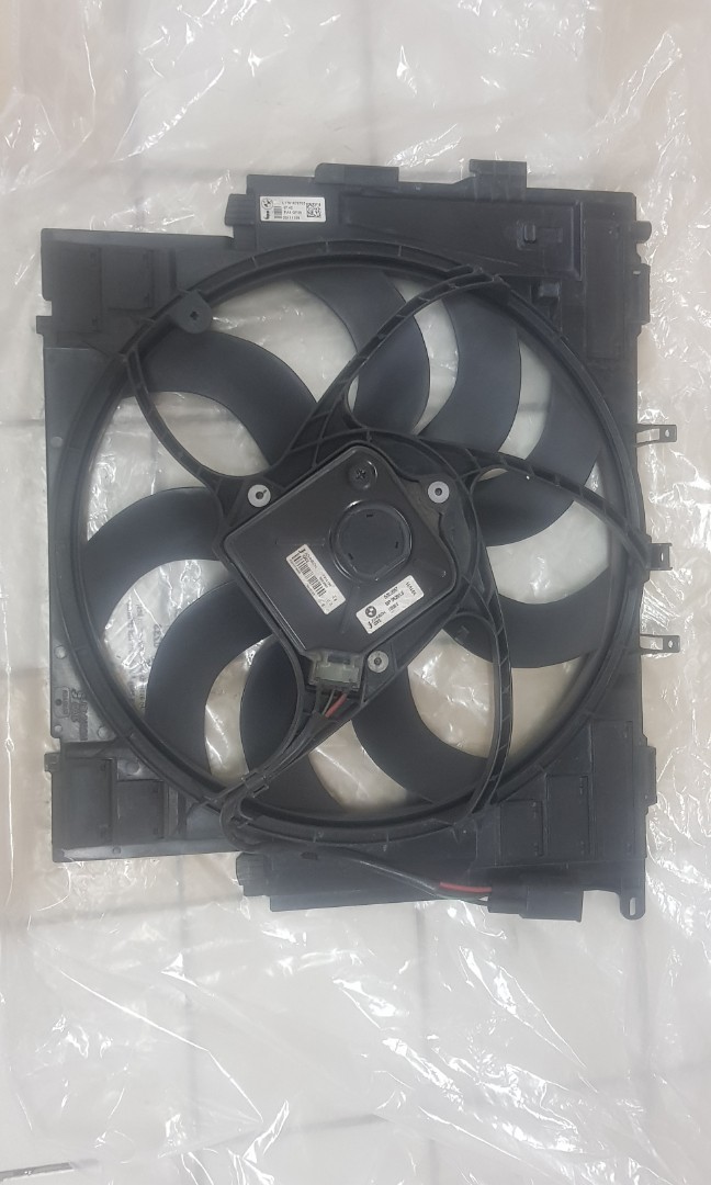 BMW F10 RADIATOR FAN MOTOR SET, Auto Accessories on Carousell
