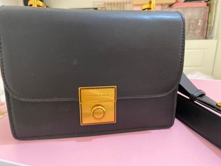 （分類：）位於 。 由 karyccy 提交（商品編號 1024448182，圖片 1）。簡介： 。