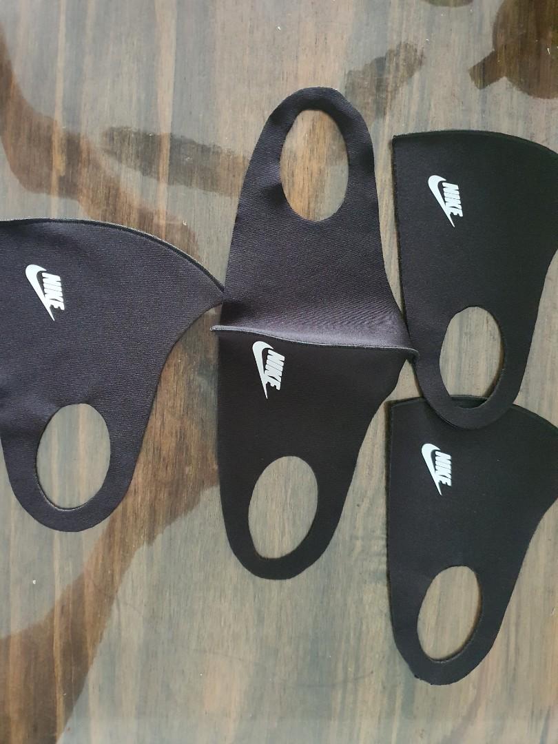 Facemask (Category: Face Masks & Face Shields) located in Singapore. Submitted by dely_dee (Listing ID 1024476647, Image 4). Description: selling away brand new facemask. 1 for $3.